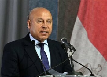 وزارة النقل تتخذ الإجراءات القانونية ضد 11 صفحة منسوبة للفريق كامل الوزير على فيس بوك