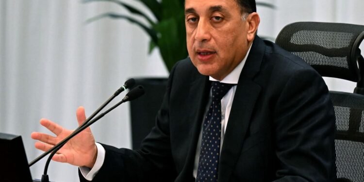 رئيس الوزراء يتفقد أعمال إنشاء ورفع كفاءة عدد من المنشآت الصحية بمحافظتي القاهرة والجيزة