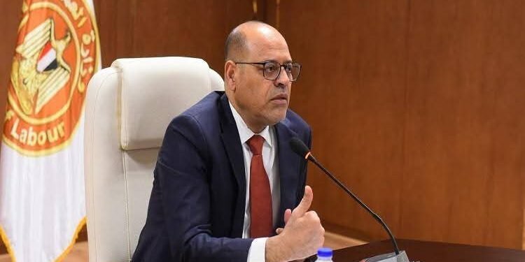 وزير العمل: وظائف مستقرة برواتب مجزية داخل أحد أكبر المشروعات القومية