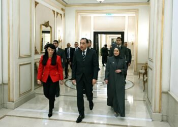 رئيس الوزراء يكرم الفائزين بجوائز التميز الحكومي ويؤكد أهمية رفع جودة الخدمات للمواطنين