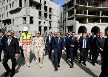 رئيس الوزراء: القطاع الطبي يحظى بأولوية مُتقدمة على أجندة عمل الحكومة