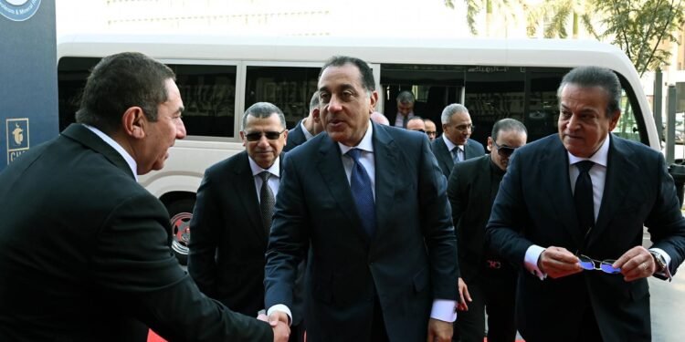 رئيس الوزراء: مستشفى كليوباترا التجمع نموذج متقدم للشراكة بين القطاعين العام والخاص