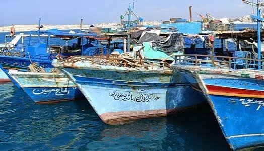 وقف حركة الصيد بميناء البربس في كفر الشيخ بسبب الطقس