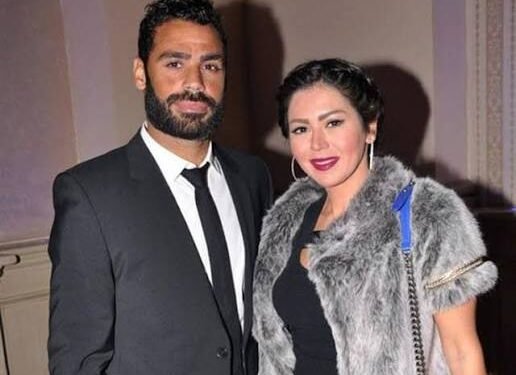 محمد عبد المنصف ينهي جدل انفصاله عن لقاء الخميسي بصورة من داخل منزلهما