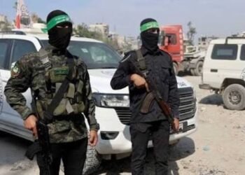 إسرائيل تتسلم رفات آخر جنودها من غزة وتستمر في قصف القطاع