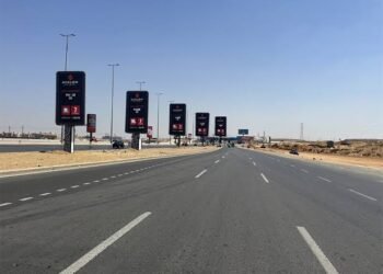 قانون تنظيم الإعلانات يشدد العقوبات على المخالفين بالإعلانات على الطرق العامة