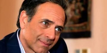 الفنان ممدوح عبد العليم.. حكايات خفية من وراء الكواليس