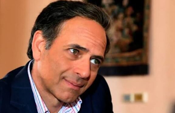 الفنان ممدوح عبد العليم.. حكايات خفية من وراء الكواليس