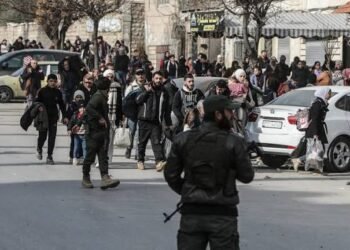 حلب تفتح ممرات إنسانية لخروج المدنيين من الشيخ مقصود والأشرفية وسط موجة نزوح واسعة