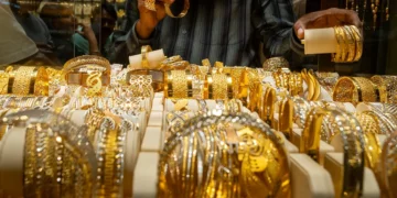 الذهب في مصر اليوم الإثنين.. استقرار نسبي مع تراجع طفيف
