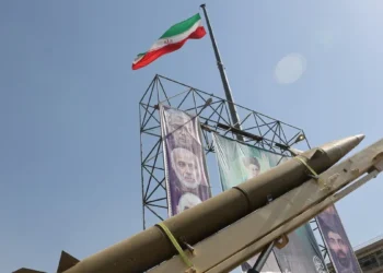 إيران تصدر إشعارًا للملاحة الجوية استعدادًا لإطلاق صواريخ من الجنوب