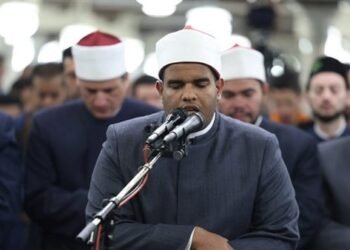 أحمد زكي فوزي بعد إمامته المصلين بالأزهر: أسعى لأن أكون أستاذًا ومراجعًا للمصحف الشريف