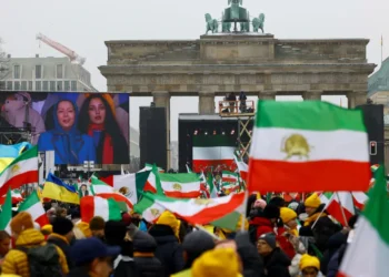 آلاف الإيرانيين يتظاهرون في برلين ضد حكومة طهران