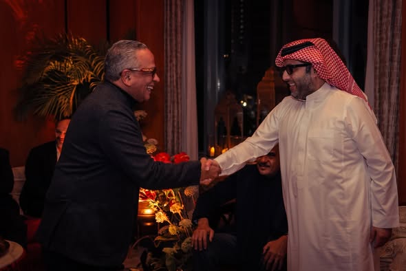 نخبة رجال أعمال مصريين يناقشون استثمارات مشتركة مع تركي آل الشيخ