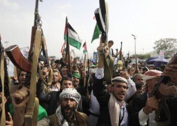 الحوثي يتوعد بالتحرك دعماً لإيران ضد العدوان الأمريكي الإسرائيلي