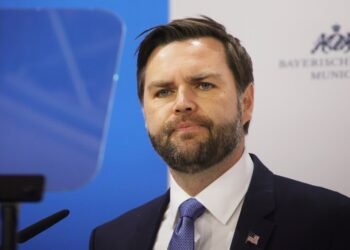 نائب ترامب: الرئيس قد يلجأ للخيار العسكري ضد إيران إذا فشلت الدبلوماسية