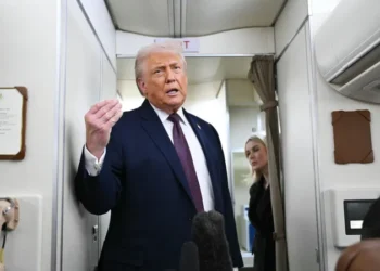 إدارة ترامب أرسلت أجهزة "ستارلينك" سرًا إلى إيران خلال الاحتجاجات