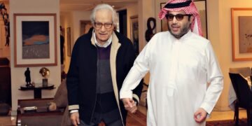 فاروق حسني يستقبل تركي آل الشيخ بمؤسسته في الزمالك ويشيد بدوره الثقافي