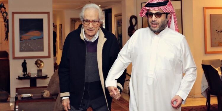 فاروق حسني يستقبل تركي آل الشيخ بمؤسسته في الزمالك ويشيد بدوره الثقافي