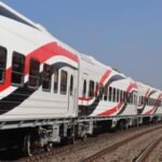 السكة الحديد تدفع بالعناصر الفنية إلى موقع خروج عربة قطار بالأقصر.. وتحول مسار الحركة مؤقتا