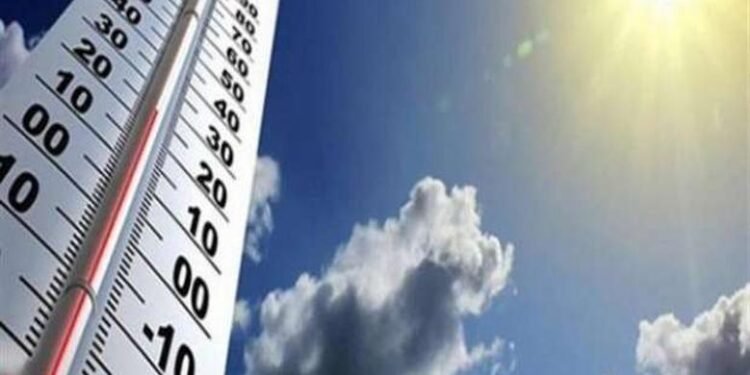 ارتفاع الحرارة وأتربة عالقة ورياح نشطة غدا الأحد 15 فبراير 2026