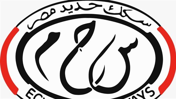 سكك حديد مصر تكشف تفاصيل اقتحام جرار زراعي لمسار قطار دون إصابات