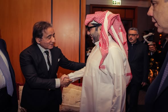 نخبة رجال أعمال مصريين يناقشون استثمارات مشتركة مع تركي آل الشيخ