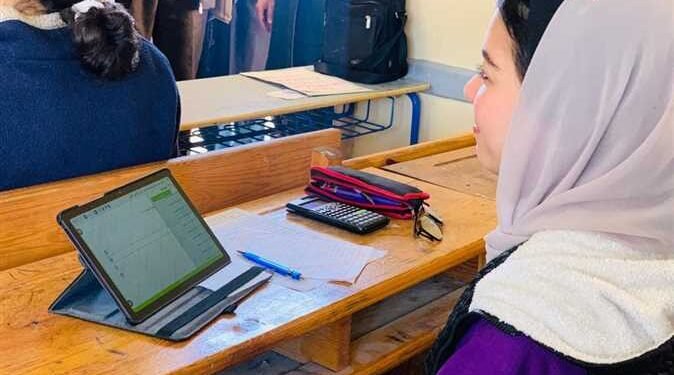 سحب التابلت وتحويل للمنزل.. مدرسة ببني سويف تعلن إجراءات حاسمة ضد الغياب