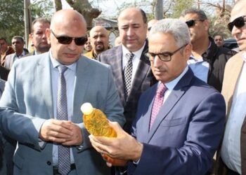 محافظ بني سويف يتفقد معارض أهلًا رمضان بالواسطى.. ويؤكد: لا تهاون في الالتزام بالأسعار