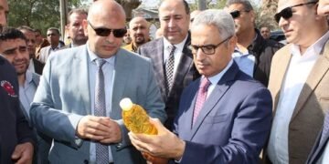 محافظ بني سويف يتفقد معارض أهلًا رمضان بالواسطى.. ويؤكد: لا تهاون في الالتزام بالأسعار