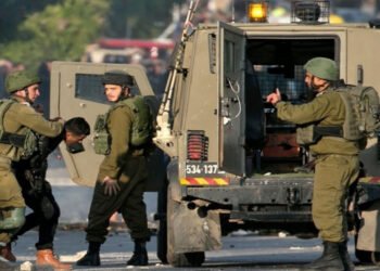 أكثر من 100 معتقل في الضفة منذ رمضان.. نادي الأسير: تصعيد إسرائيلي واسع