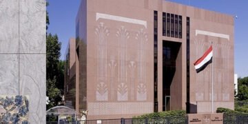 قنصلية مصر بالرياض تهيب بالجالية التواصل على رقم الطوارئ وسط التصعيد الإقليمي