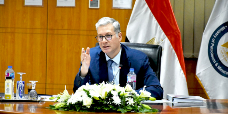 وزير البترول: تأمين احتياجات البلاد من الوقود والغاز الطبيعي يمثل أولوية قصوى