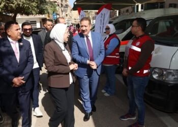 الهلال الأحمر يقدم دعما ماليا لـ720 أسرة من متضرري ارتفاع منسوب مياه النيل بالمنوفية