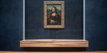 الموناليزا تنجو من تسرب مائي ألحق أضرارا بجناح في متحف اللوفر