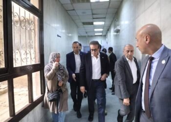 وزير الصحة يحيل مدير مستشفى السلام التخصصي للتحقيق.. تفاصيل