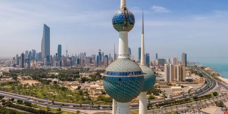 وزارة الدفاع الكويتية: استمرار التصدي للهجمات الصاروخية والمسيرات