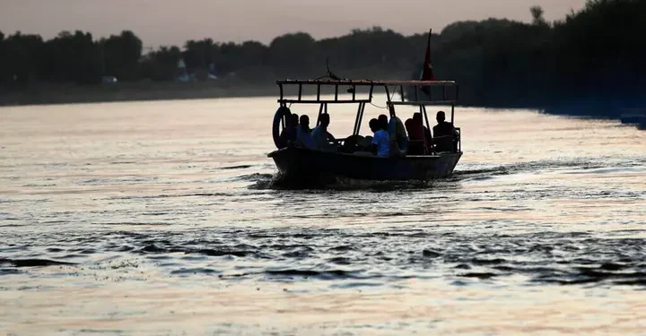 غرق عبّارة في نهر النيل شمالي السودان يودي بحياة العشرات