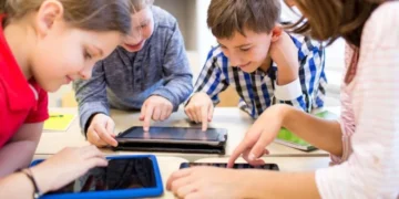 وزارة الصحة تطلق عيادات لعلاج إدمان الإنترنت والألعاب الإلكترونية