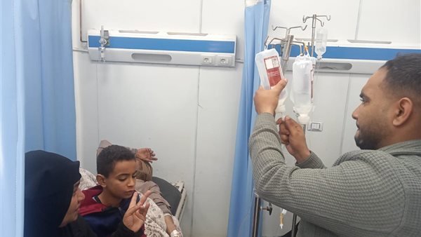 خروج 58 مصابًا واستمرار علاج 19 آخرين في واقعة تسمم البوظة بـسوهاج