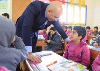 التعليم: انتظام الدراسة في رمضان وحضور الطلاب والمعلمين إلزامي مع تفعيل الغياب