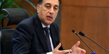 رئيس الوزراء يوجه بتقديم الرعاية والمساعدات العاجلة لضحايا حادث تصادم في بورسعيد