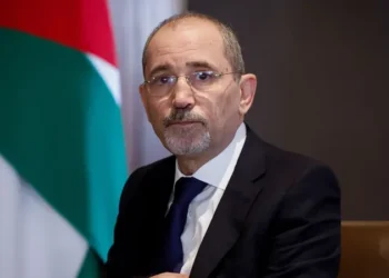 وزير الخارجية الأردني يحذر من الانتهاكات الإسرائيلية ويشدد على حل الدولتين