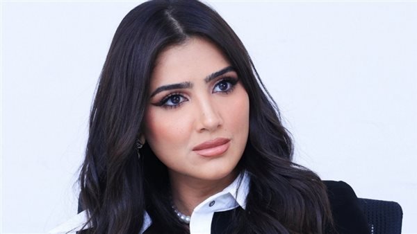 وفاة والد الفنانة مي عمر