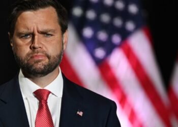 جيه دي فانس: لن نسمح لإيران بامتلاك سلاح نووي.. وترامب يفضل الحل الدبلوماسي مع طهران