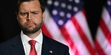 جيه دي فانس: لن نسمح لإيران بامتلاك سلاح نووي.. وترامب يفضل الحل الدبلوماسي مع طهران