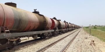 خروج قطار بضائع عن القضبان بالقرب من مزلقان الشاملة ببني سويف