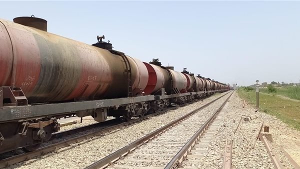 خروج قطار بضائع عن القضبان بالقرب من مزلقان الشاملة ببني سويف