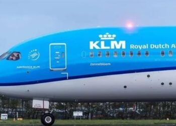 شركة الطيران الهولندية تعلن تعليق رحلاتها إلى إسرائيل مؤقتًا