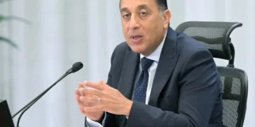 مدبولي: الحكومة تمنح قطاع الصناعة أولوية قصوى لتعميق التصنيع وزيادة الصادرات